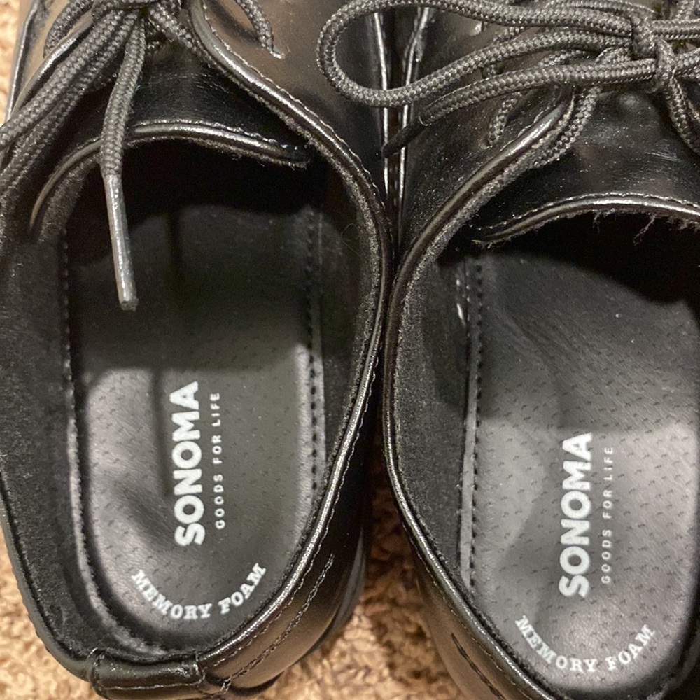 Shoes - Picture 3 of 4